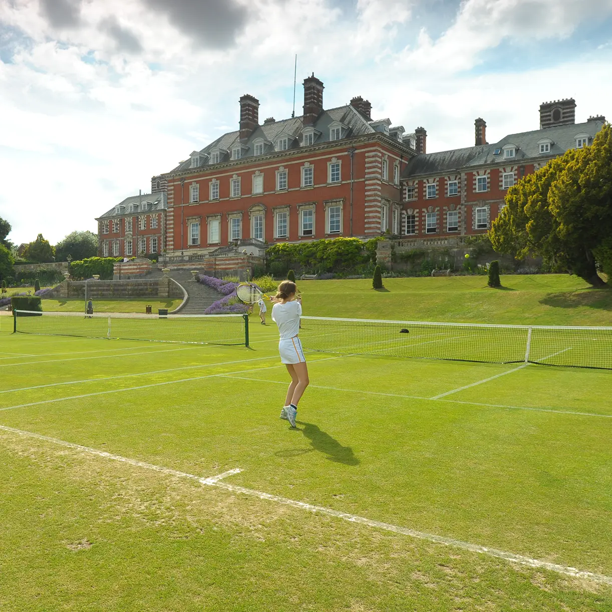 Tennis on grass courts