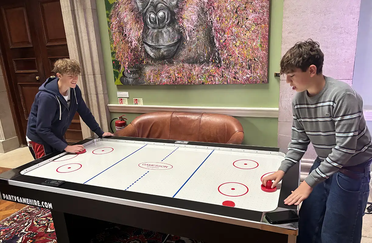 Weekends - Air Hockey